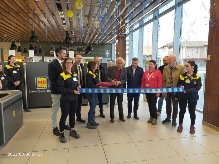 Pioggia di buoni spesa e croissant a Verzuolo (CN) per l’apertura del 1° MD Pioggia di buoni spesa e croissant a Verzuolo (CN) per l’apertura del 1° MD