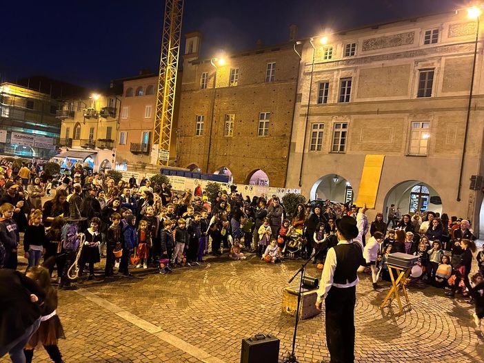 Grande successo per la decima edizione di “Questo è Halloween” a Carmagnola, sostenuta da Banca Territori del Monviso Grande successo per la decima edizione di “Questo è Halloween” a Carmagnola, sostenuta da Banca Territori del Monviso
