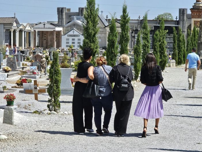 Due anni senza Anisa, il ricordo dei genitori: "Tu vivi in ogni nostro sguardo" Due anni senza Anisa, il ricordo dei genitori: "Tu vivi in ogni nostro sguardo"
