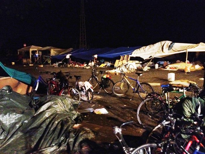 L'accampamento "di fortuna" dei migranti nordafricani nei pressi del Foro Boario di Saluzzo