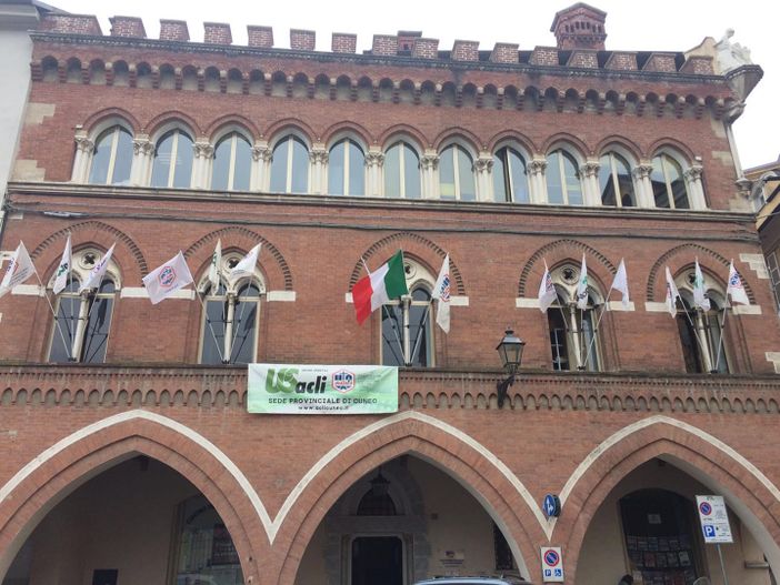 L'appello delle ACLI della Granda, non compresi nei "ristori" governativi: "Sempre pronti a collaborare, ma fino ad oggi non abbiamo ricevuto nulla in cambio" L'appello delle ACLI della Granda, non compresi nei "ristori" governativi: "Sempre pronti a collaborare, ma fino ad oggi non abbiamo ricevuto nulla in cambio"