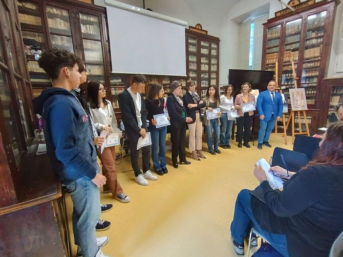 Latino e greco: che passione! Allievi del Govone di Alba ottengono la certificazione dell'Università di Torino Latino e greco: che passione! Allievi del Govone di Alba ottengono la certificazione dell'Università di Torino