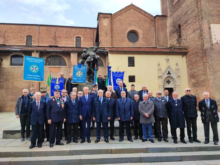 La manifestazione dell’Anioc a Chieri La manifestazione dell’Anioc a Chieri