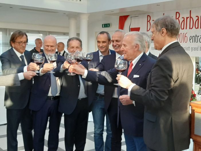 Brindisi a Roma con il Barolo 2015 e il Barbaresco 2016 Brindisi a Roma con il Barolo 2015 e il Barbaresco 2016