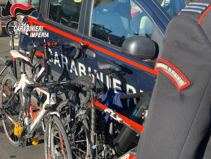 Rubavano bici in Liguria, Lombardia, Piemonte, Toscana e Veneto: bloccato gruppo criminale con sede in Emilia Rubavano bici in Liguria, Lombardia, Piemonte, Toscana e Veneto: bloccato gruppo criminale con sede in Emilia