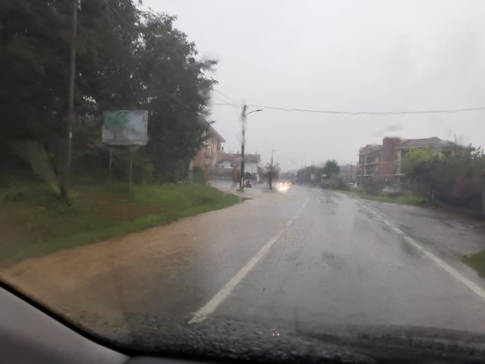 Bomba d'acqua su Sanfrè: il maltempo continua a funestare il Roero (VIDEO) Bomba d'acqua su Sanfrè: il maltempo continua a funestare il Roero (VIDEO)