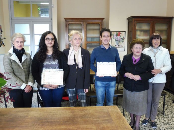 Bra: consegnate due borse di studio dal Lions Club del Roero