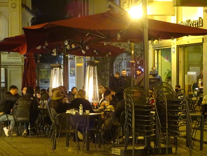 Bra, dehor in via Cavour