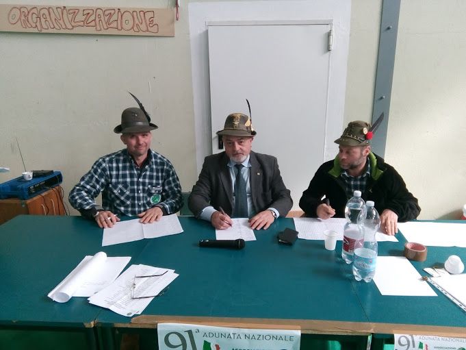 Il seggio elettorale nella palestra di Brossasco