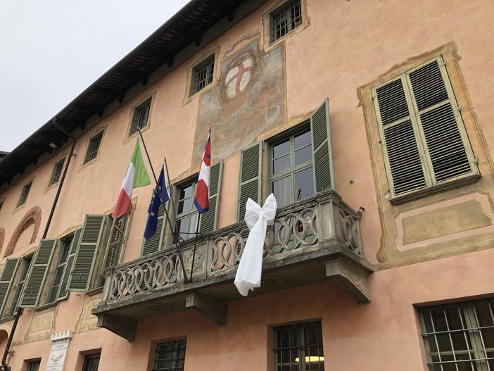 Cherasco ha aderito a "Illumina novembre", campagna di prevenzione del tumore al polmone Cherasco ha aderito a "Illumina novembre", campagna di prevenzione del tumore al polmone