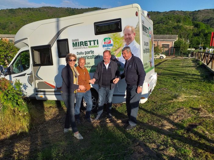 Gli appuntamenti “elettorali” del camper di Dario Miretti, candidato di Forza Italia alle Regionali Gli appuntamenti “elettorali” del camper di Dario Miretti, candidato di Forza Italia alle Regionali
