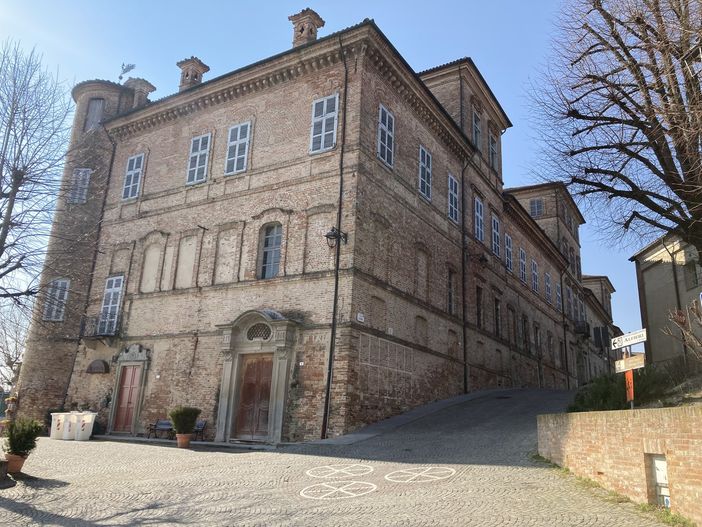 "Al museo in famiglia" nel castello di Magliano Alfieri "Al museo in famiglia" nel castello di Magliano Alfieri