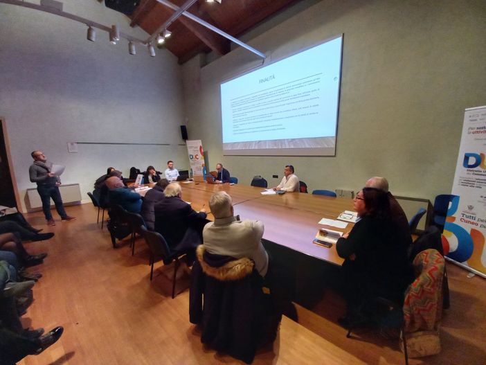 I membri della V commissione e il vicesindaco Serale