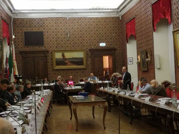 "Facciamo un passo per promuovere i valori europei": anche il Consiglio comunale di Cuneo discute del presente e del futuro dell'Europa "Facciamo un passo per promuovere i valori europei": anche il Consiglio comunale di Cuneo discute del presente e del futuro dell'Europa