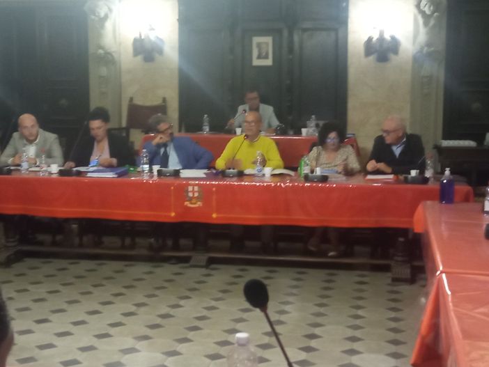 Nuovo ospedale di pianura, il Consiglio comunale rilancia la palla alla Regione Nuovo ospedale di pianura, il Consiglio comunale rilancia la palla alla Regione