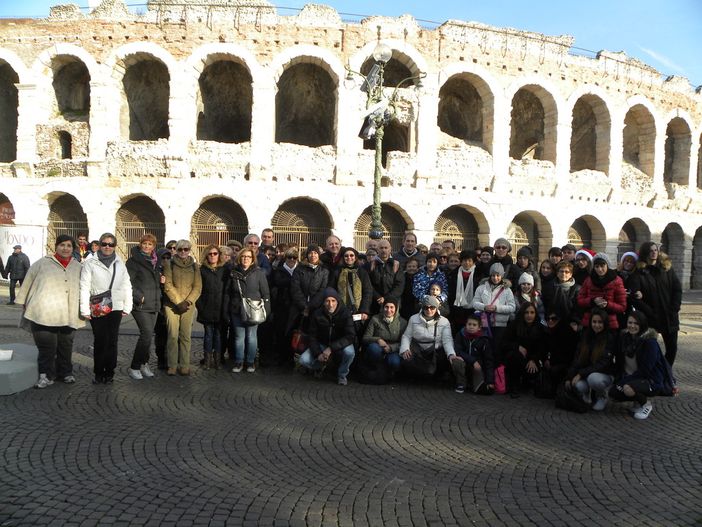 L'Avis Cherasco in gita ai mercatini di Natale di Bussolengo e Verona
