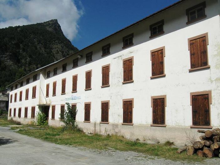 Stipulato il contratto di cessione dell’area del deposito del sale e l’immobile tra Provincia e Comune di Casteldelfino