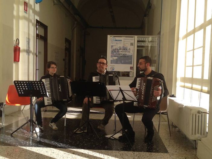 Ritorna in ospedale a Fossano "riprendiamoci il sorriso", concerti in corsia Ritorna in ospedale a Fossano "riprendiamoci il sorriso", concerti in corsia