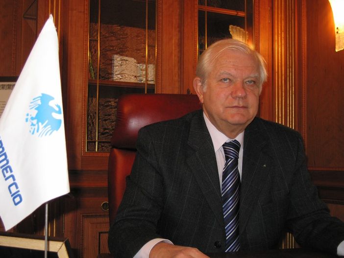 Confcommercio: aperti 7 sportelli per aiutare le famiglie in difficoltà economica Confcommercio: aperti 7 sportelli per aiutare le famiglie in difficoltà economica