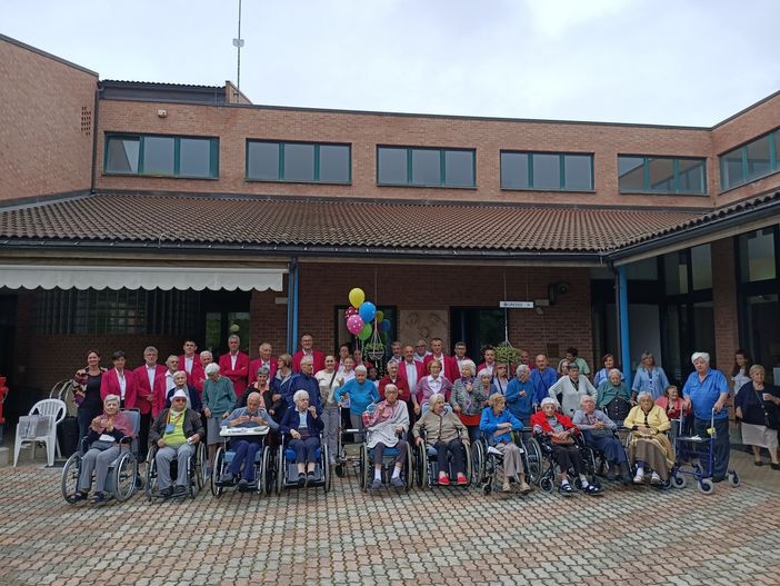 La Banda Musicale di Mondovì in concerto alla casa di riposo Sacra Famiglia