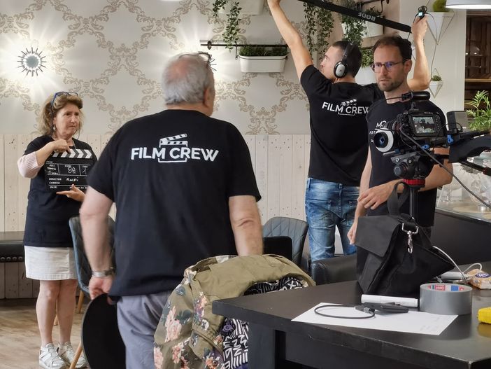 Un momento delle riprese Un momento delle riprese