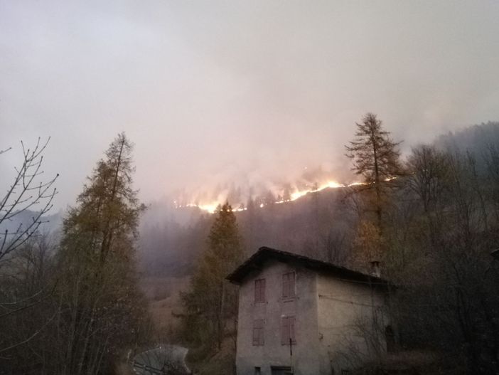 L'incendio a Casteldelfino - Foto di repertorio
