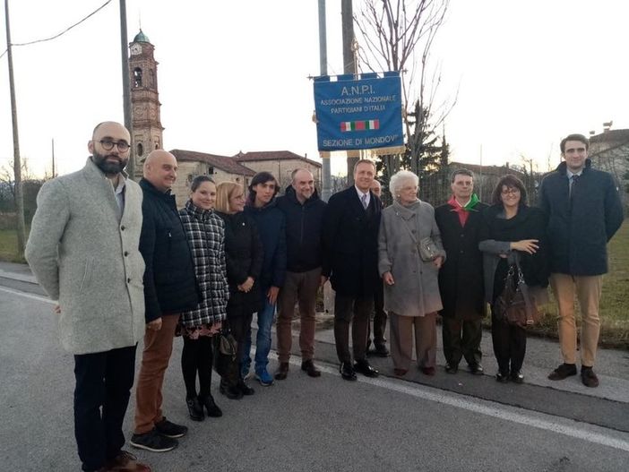 Un momento della visita della Senatrice al cimitero di Gratteria nel 2019