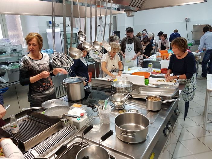 Un successo la prima lezione de "La salute nel piatto": il ringraziamento di una nostra lettrice Un successo la prima lezione de "La salute nel piatto": il ringraziamento di una nostra lettrice