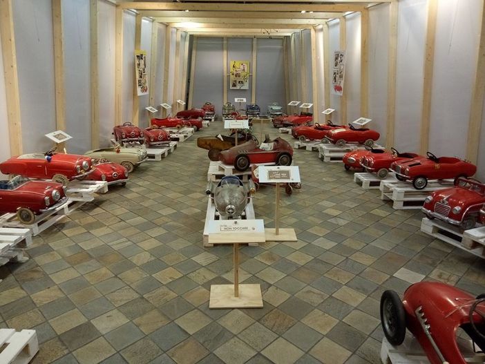 Prolungata l'apertura dell'esposizione delle automobiline a pedali al Castello degli Acaja Prolungata l'apertura dell'esposizione delle automobiline a pedali al Castello degli Acaja