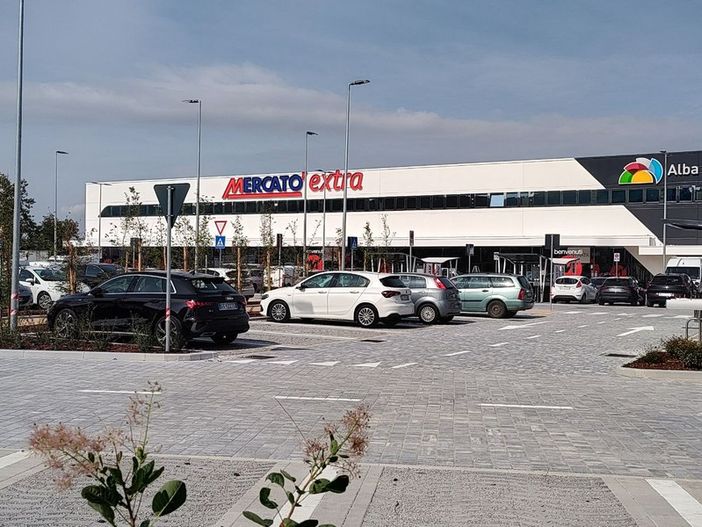 Il nuovo Mercatò Extra, realizzato al civico 150/c di corso Europa Il nuovo Mercatò Extra, realizzato al civico 150/c di corso Europa