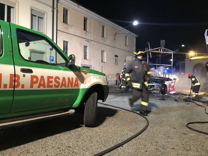 Il rogo e le operazioni di spegnimento Il rogo e le operazioni di spegnimento