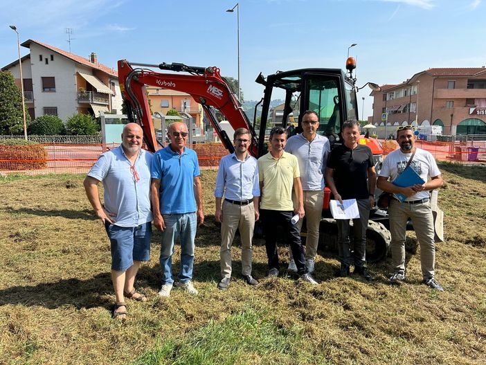 Alba: iniziato l’ampliamento del parcheggio vicino alla stazione ferroviaria del Mussotto