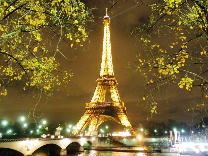 Parigi o a bordo di MSC Musica in viaggio verso le isole greche: ecco le proposte per metà maggio di Polaris Viaggi