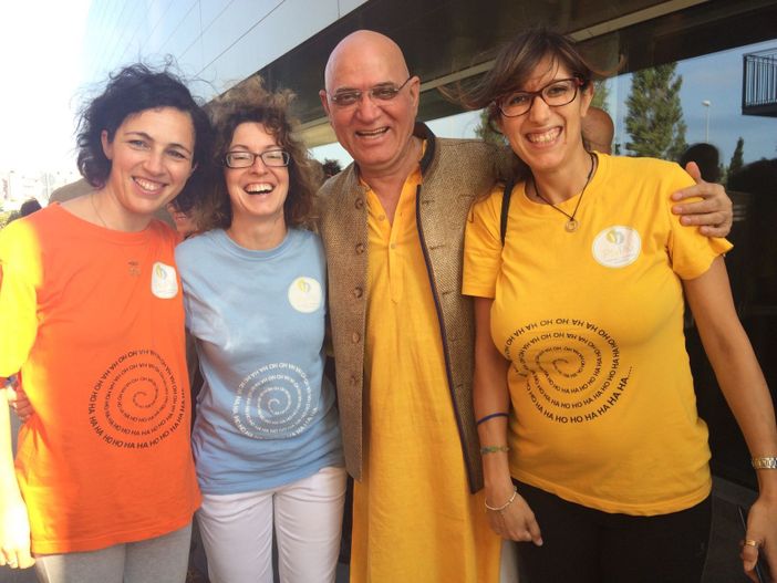 Peveragno: due giornate con lo “Yoga della risata” Peveragno: due giornate con lo “Yoga della risata”