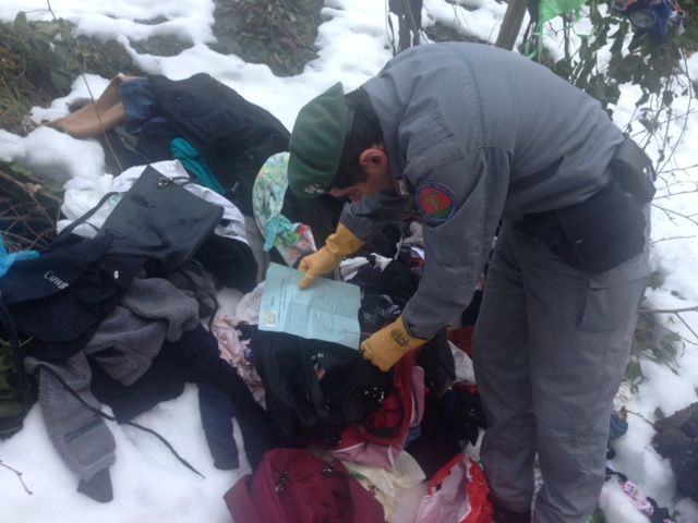 Abbandono di rifiuti nei boschi di Ceva, donna sanzionata