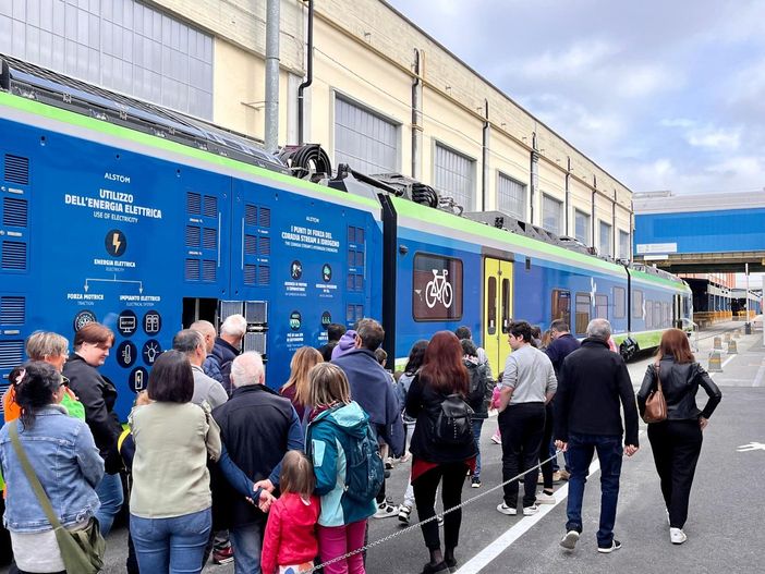 Per la "Giornata internazionale della famiglia" Alstom ha aperto le porte dello stabilimento di Savigliano Per la "Giornata internazionale della famiglia" Alstom ha aperto le porte dello stabilimento di Savigliano