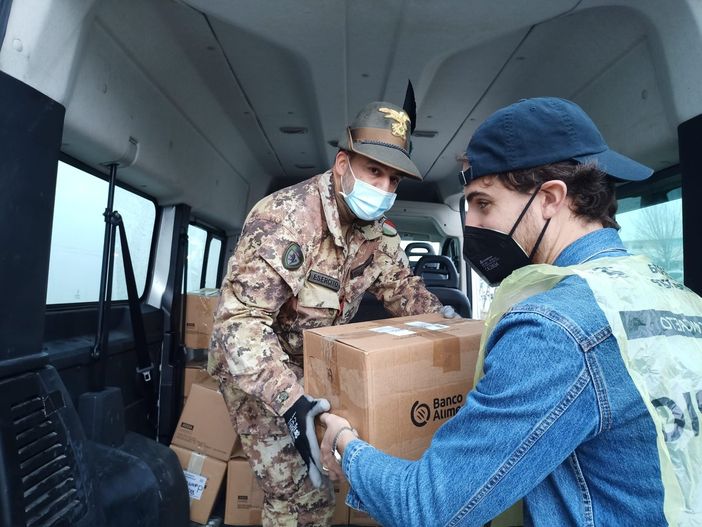 L'impegno degli Alpini del "Doi" per la colletta alimentare