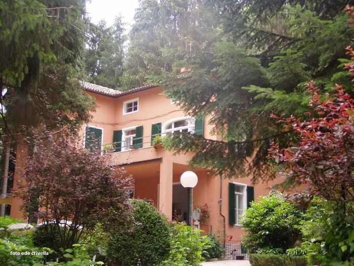 Il Parco Fonti San Bernardo che al suo interno ospita la palazzina Terme