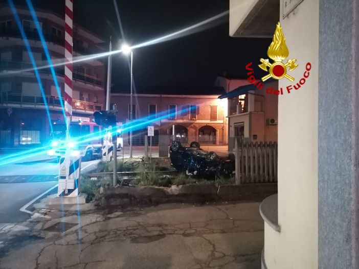 Il luogo dell'incidente avvenuto nella notte a Neive Borgonuovo Il luogo dell'incidente avvenuto nella notte a Neive Borgonuovo