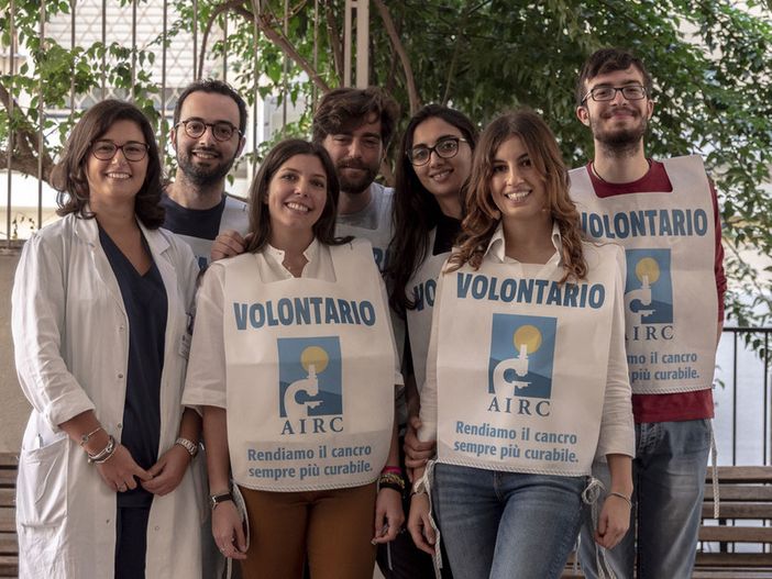 Anche in Granda tantissimi volontari in piazza a sostegno di Fondazione Airc