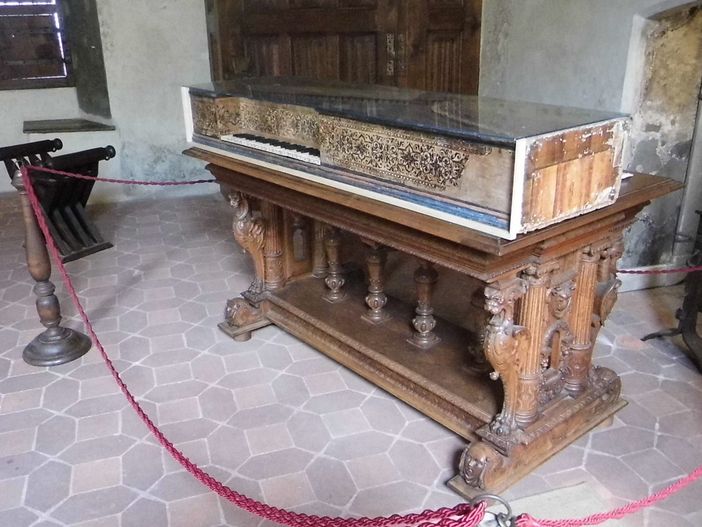 Saluzzo: ancora esposta a Casa Cavassa il virginale della collezione Accardi