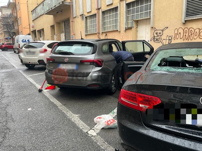 Atti vandalici a Cuneo, un lettore: "Sarebbe opportuno interrogarsi sulle cause di un degrado tanto grave quanto rapido" Atti vandalici a Cuneo, un lettore: "Sarebbe opportuno interrogarsi sulle cause di un degrado tanto grave quanto rapido"