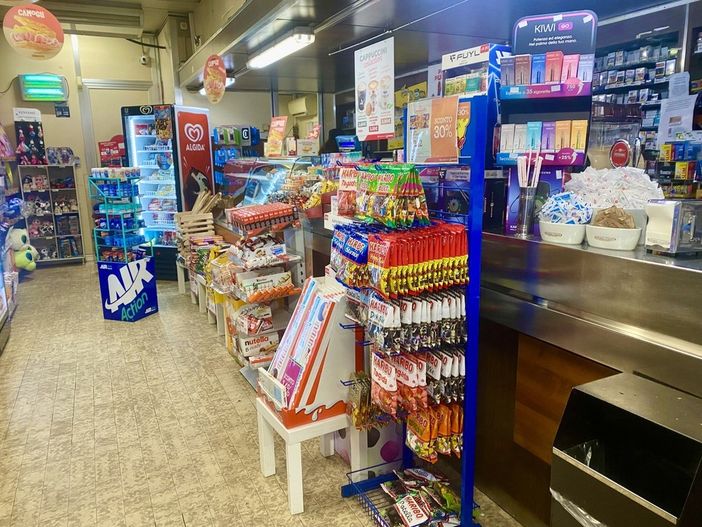 Il caro vacanza inizia dall’Autogrill: prezzi alle stelle nelle aree di sosta, il costo medio di un panino tocca quota 8 euro Il caro vacanza inizia dall’Autogrill: prezzi alle stelle nelle aree di sosta, il costo medio di un panino tocca quota 8 euro