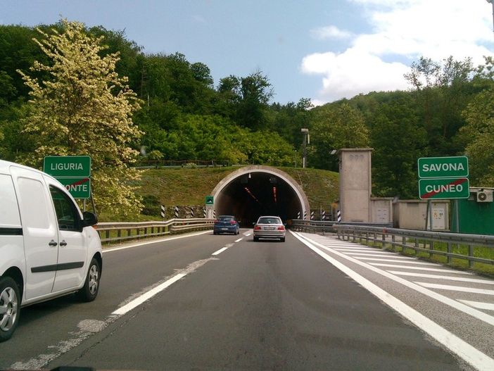 Week end "caldo" per il traffico verso il mare: attenzione ai cantieri aperti sulla A6 Week end "caldo" per il traffico verso il mare: attenzione ai cantieri aperti sulla A6