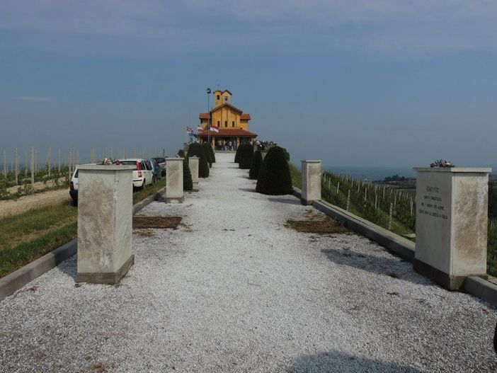 In memoria dei 1000 Partigani  inseriti nelle Formazioni "Autonome" a Bastia Mondovì