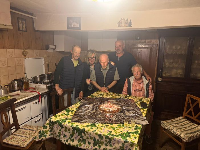 Ad Argentera un compleanno speciale: auguri ad Angelo per i suoi 80 anni