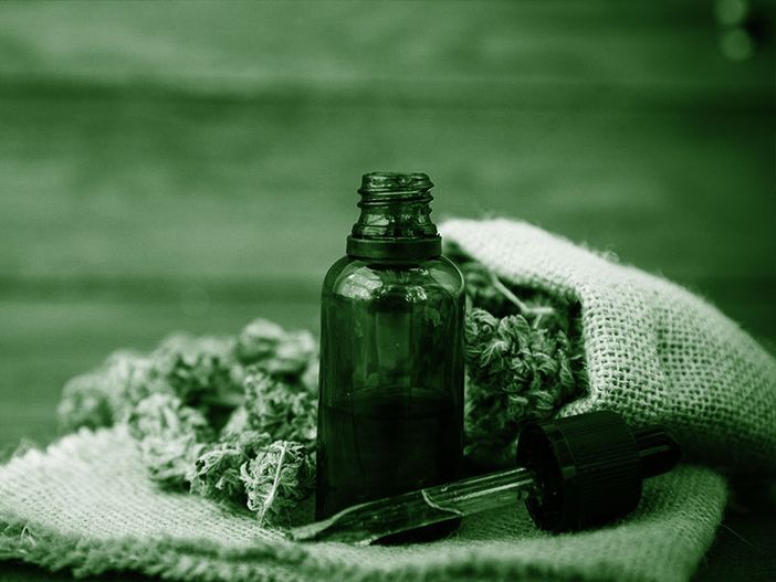 Guida alla scelta di prodotti cosmetici con CBD: cosa cercare e cosa evitare