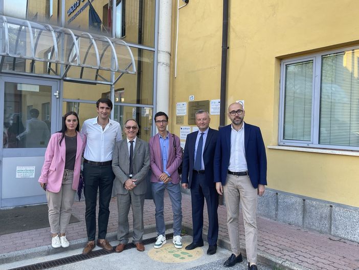 A Mondovì è suonata la campanella, si torna a scuola. La Giunta nei vari plessi per augurare un buon anno agli studenti [VIDEO]