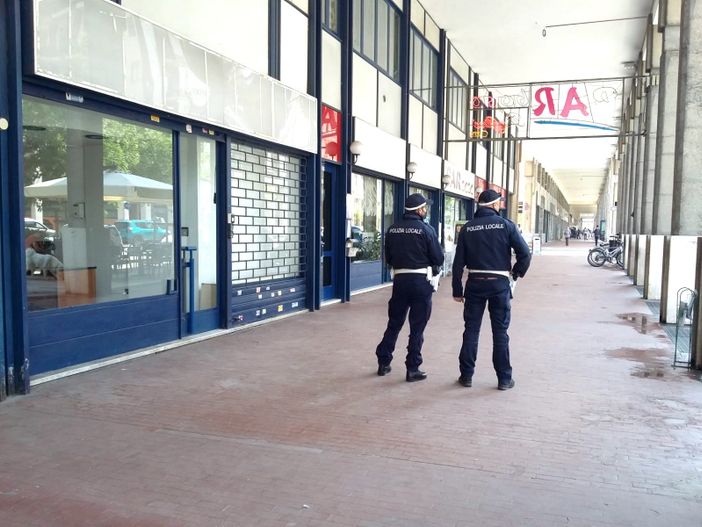 I vigili urbani in corso Giolitti