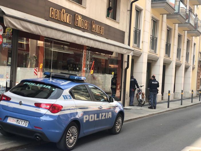Cuneo, Polizia interviene per sventare furto di biciclette
